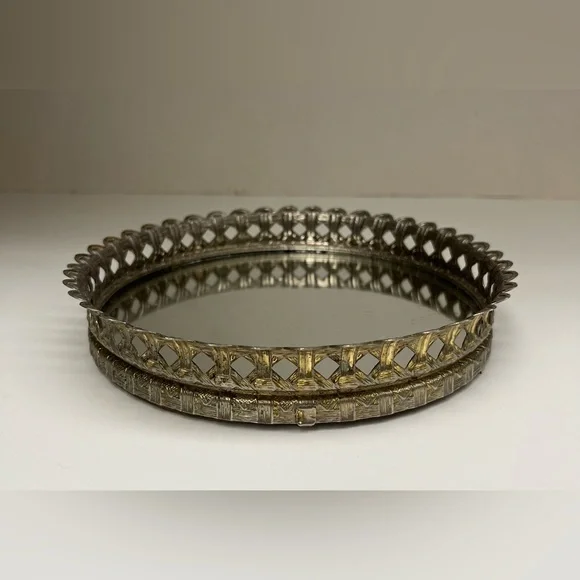 Vintage Round Mirrored Vanity Tray Silver Tone Ornate Filigree Edge 7,5” - Picture 3 of 10
